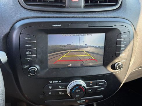 Used 2019 Kia Soul + FWD image 24