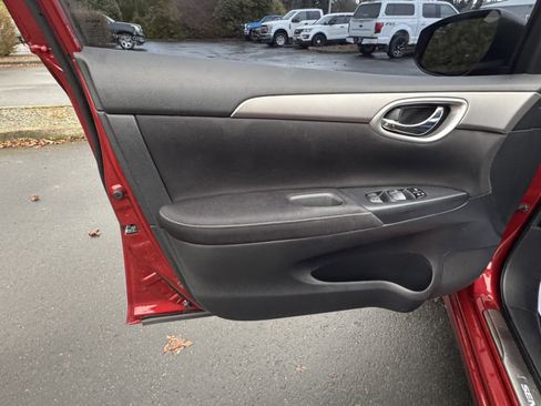 Used 2015 Nissan Sentra SV image 15