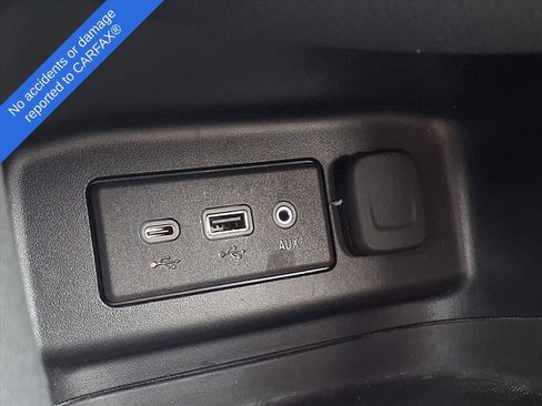 Used 2022 Chevrolet Equinox LT image 24