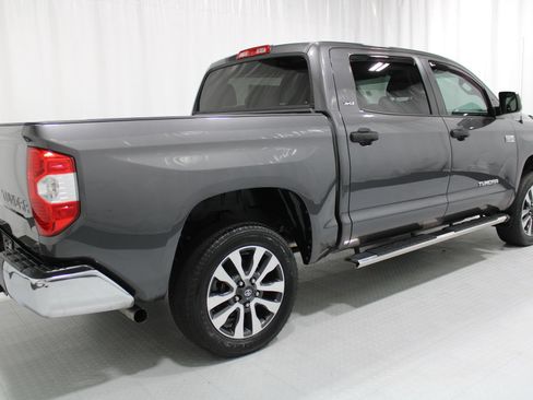 Used 2018 Toyota Tundra SR5 w/ SR5 Upgrade Package AWD/4WD image 6