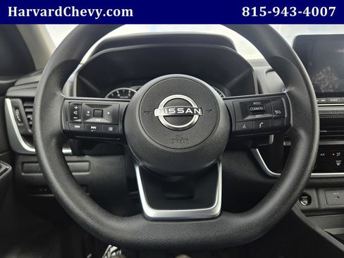 Used 2024 Nissan Rogue S AWD/4WD image 15