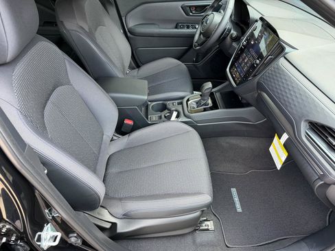 Used 2025 Subaru Forester Premium AWD/4WD image 11