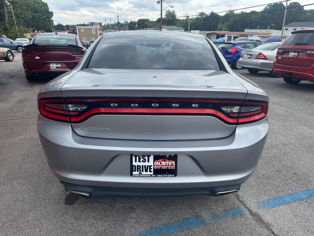 Used 2016 Dodge Charger SE RWD image 8