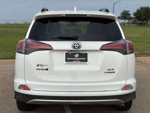 Used 2018 Toyota RAV4 XLE w/ Convenience Package image 5