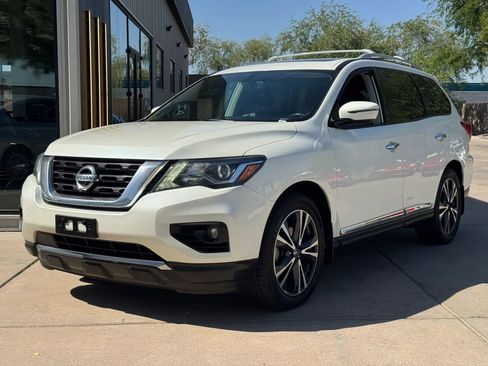Used 2018 Nissan Pathfinder Platinum AWD/4WD image 2