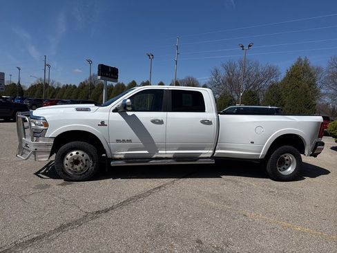 Used 2019 RAM 3500 Laramie AWD/4WD image 4