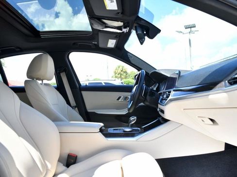 Used 2021 BMW 330i Sedan w/ Convenience Package image 16