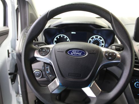 Used 2023 Ford Transit Connect XLT image 8