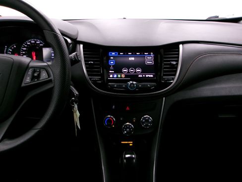 Used 2020 Chevrolet Trax LS w/ Tint and Cruise Package FWD image 10