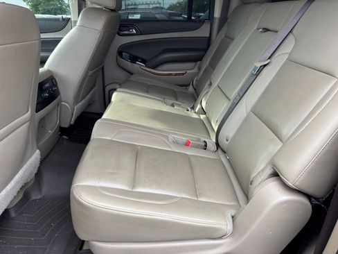 Used 2020 Chevrolet Suburban Premier RWD image 13