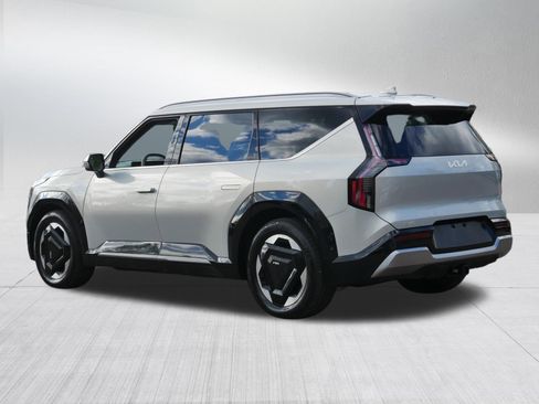 Used 2024 Kia EV9 Land AWD/4WD image 5