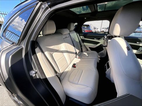 Used 2025 Jaguar F-PACE R-Dynamic S image 29