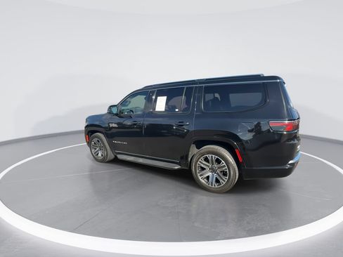 Used 2023 Jeep Wagoneer Series II AWD/4WD image 6
