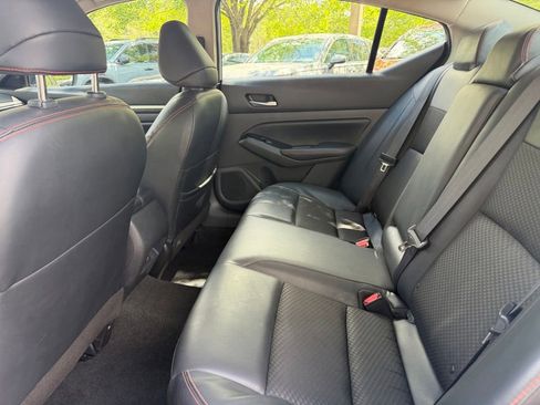 Used 2024 Nissan Altima 2.5 SR FWD image 11