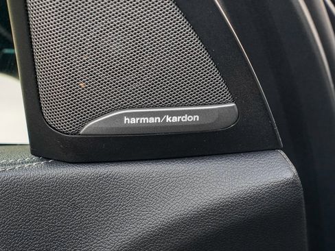 Used 2020 BMW X5 M50i w/ Premium Package image 11