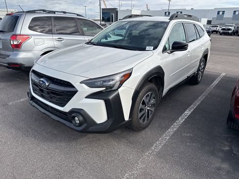 Used 2025 Subaru Outback Premium image 17