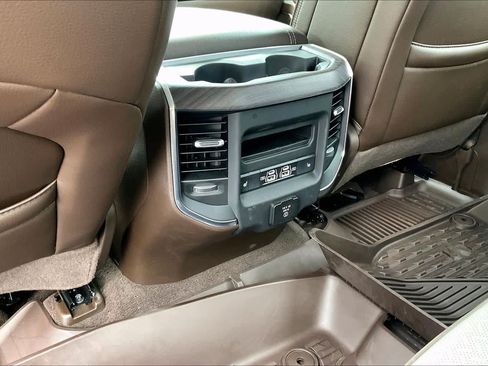 Used 2025 RAM 1500 Laramie AWD/4WD image 33