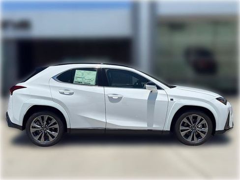 New 2026 Lexus UX 300h FWD image 15