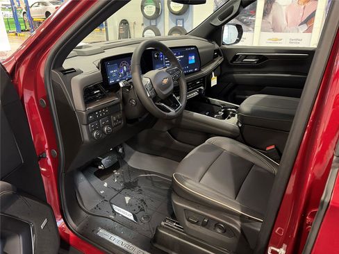 New 2026 Chevrolet Suburban Premier w/ Sun And Tow Package AWD/4WD image 16
