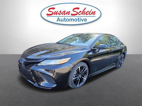 Used 2020 Toyota Camry XSE image 1