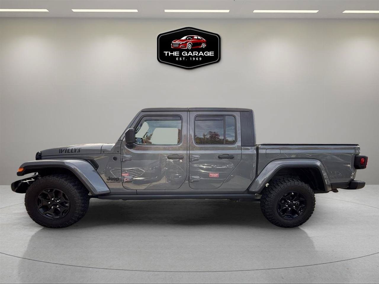 Used 2021 Jeep Gladiator Sport AWD/4WD image 2