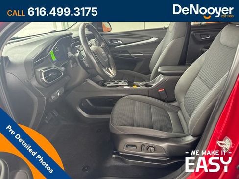 Used 2023 Chevrolet Bolt EUV LT w/ Comfort Package FWD image 6