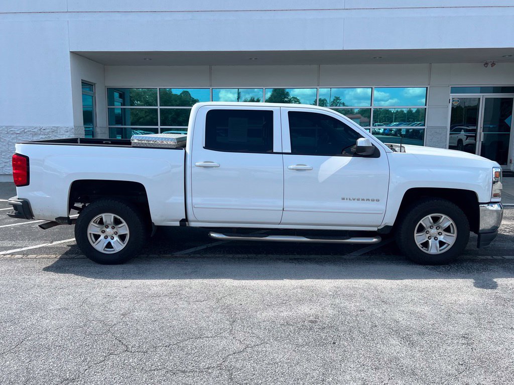 Used 2018 Chevrolet Silverado 1500 LT w/ LT Eassist Package RWD image 3