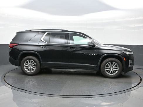 Used 2022 Chevrolet Traverse LT image 7