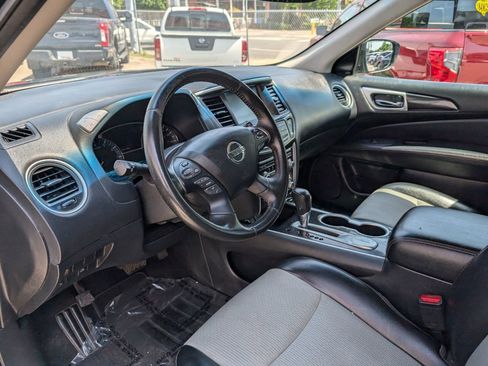 Used 2020 Nissan Pathfinder SV w/ Rock Creek Edition FWD image 12