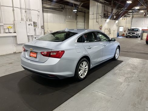 Used 2018 Chevrolet Malibu LT FWD image 6