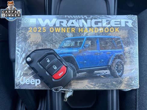 Used 2025 Jeep Wrangler Unlimited Sport AWD/4WD image 31