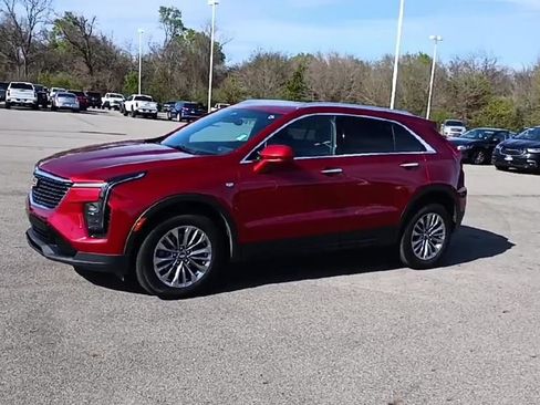 Used 2024 Cadillac XT4 Premium Luxury AWD/4WD image 4