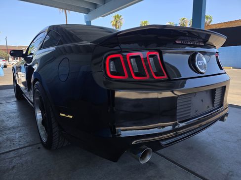 Used 2014 Ford Mustang GT RWD image 4