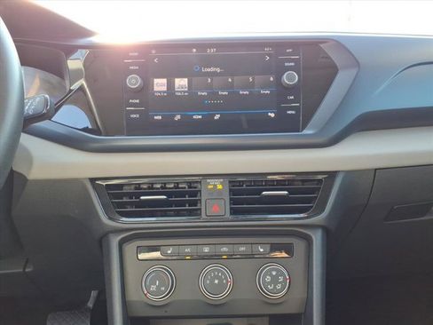 Used 2022 Volkswagen Taos SE image 10