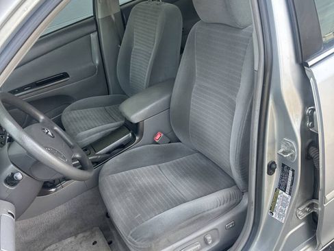 Used 2005 Toyota Camry LE FWD image 7