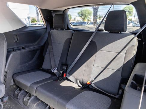Used 2018 Chevrolet Traverse LT FWD image 19