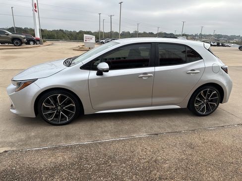 Used 2019 Toyota Corolla XSE image 4