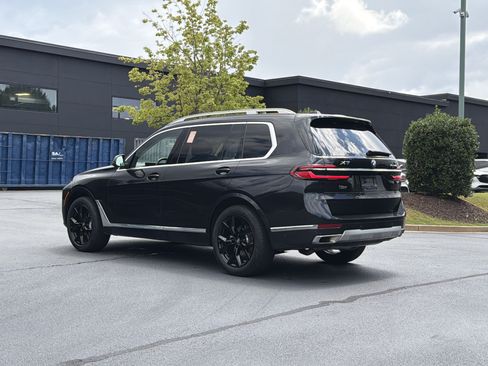 Used 2024 BMW X7 xDrive40i w/ Premium Package AWD/4WD image 16
