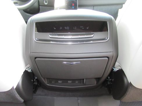 New 2026 Cadillac Escalade Platinum Luxury w/ LPO, Radiant Package AWD/4WD image 38