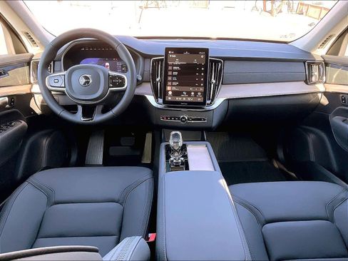 New 2026 Volvo XC90 T8 Plus w/ Protection Package Premier image 7