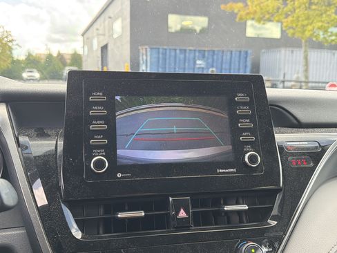Used 2022 Toyota Camry SE FWD image 19