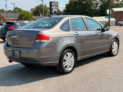 Used 2010 Ford Focus SEL FWD image 10