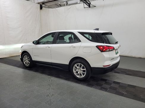 Used 2022 Chevrolet Equinox LS AWD/4WD image 3