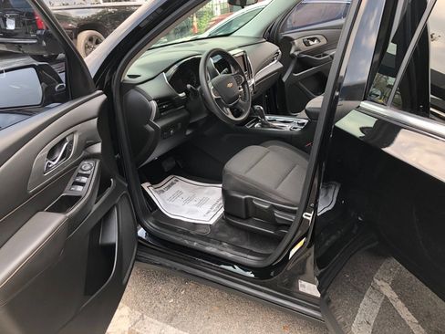 Used 2020 Chevrolet Traverse LS image 15