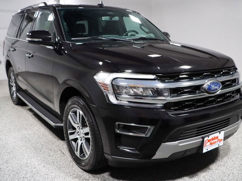 Used 2022 Ford Expedition Limited image 5