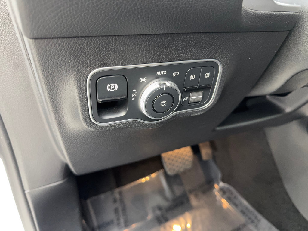 Used 2025 Mercedes-Benz GLB 250 4MATIC image 54