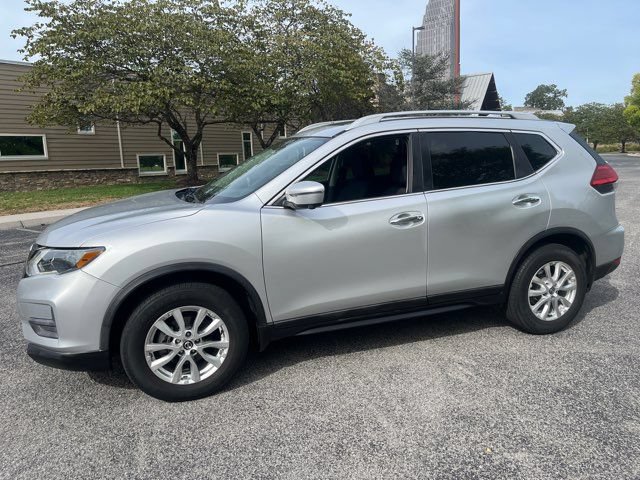 Used 2017 Nissan Rogue SV AWD/4WD image 6