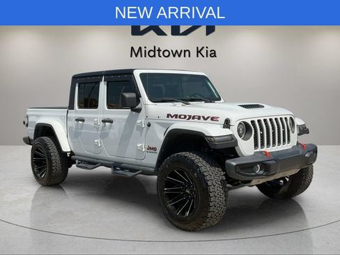 Used 2022 Jeep Gladiator Mojave w/ Cold Weather Group AWD/4WD image 30