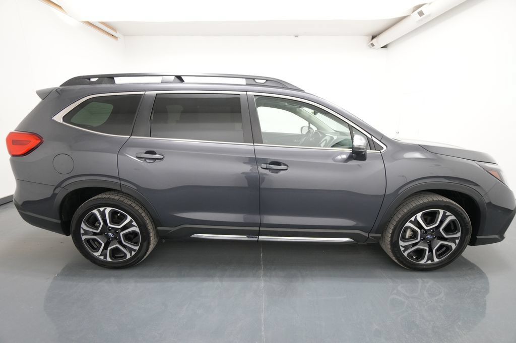 Used 2023 Subaru Ascent Limited w/ Technology Package AWD/4WD image 10