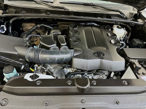 Used 2024 Toyota 4Runner TRD Off-Road image 34